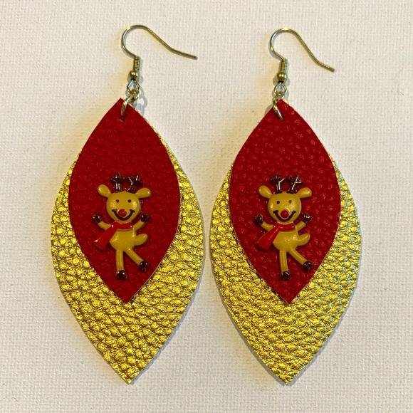Christmas Faux leather Reindeer earrings in gold & red - Picture 2 of 6